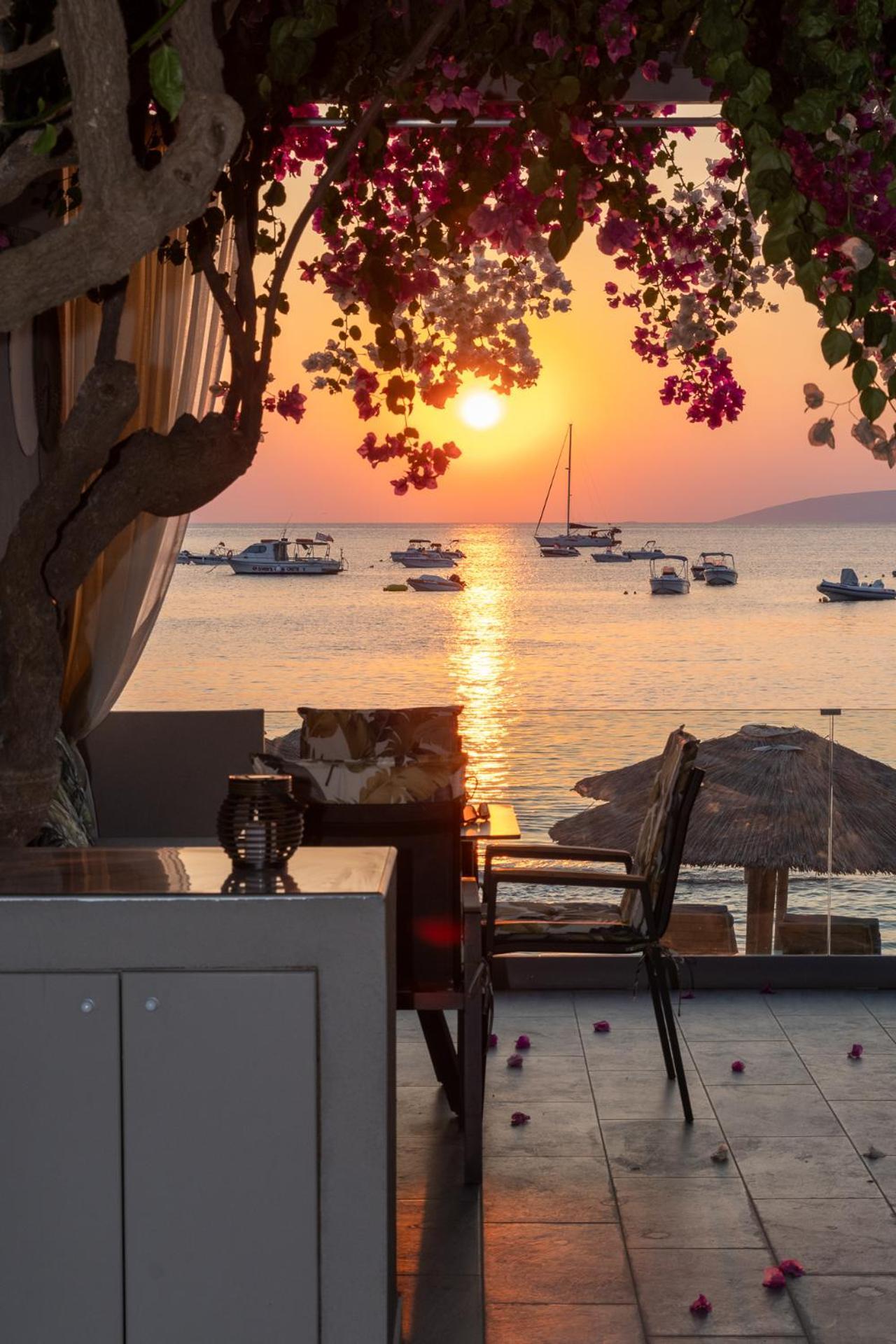 Buganvilla-Sea Front Villas Agia Pelagia  Bagian luar foto