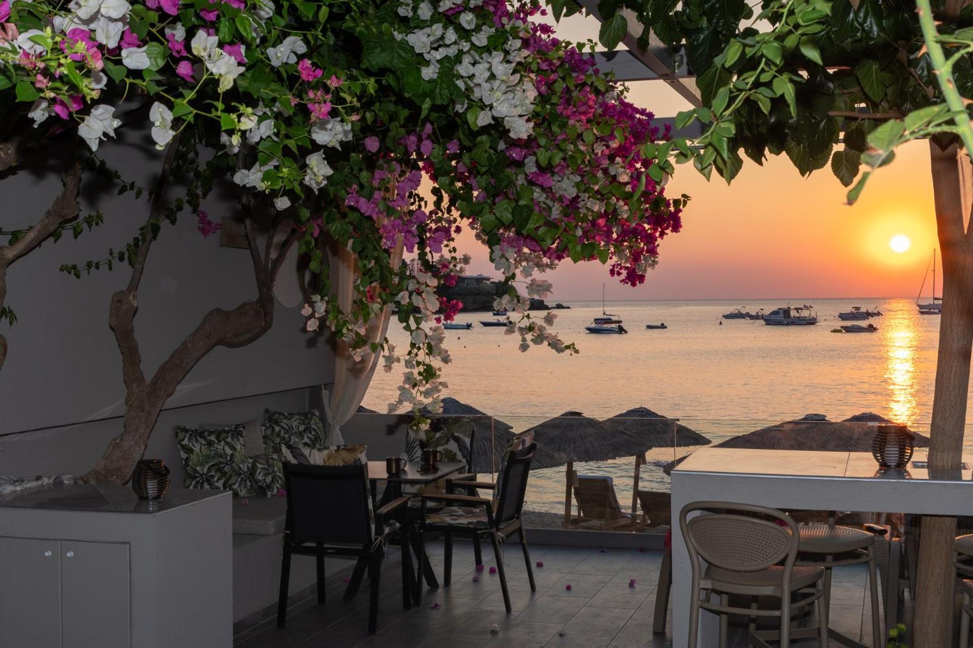 Buganvilla-Sea Front Villas Agia Pelagia  Bagian luar foto